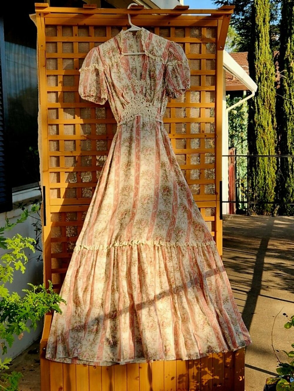 Vintage Boho Prairie Hippie Maxi Floral Print Dress